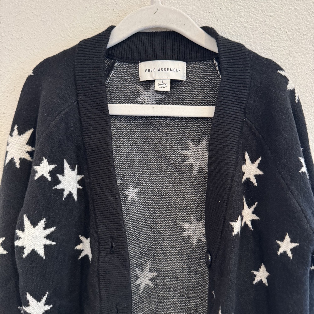 Free Assembly Star Print Black Cardigan Sweater Size S - Picture 2 of 4